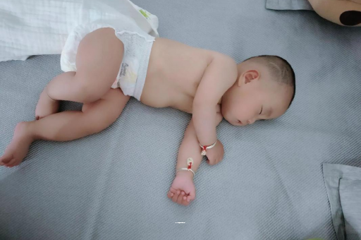 濮阳宝宝几个月可以吃水果